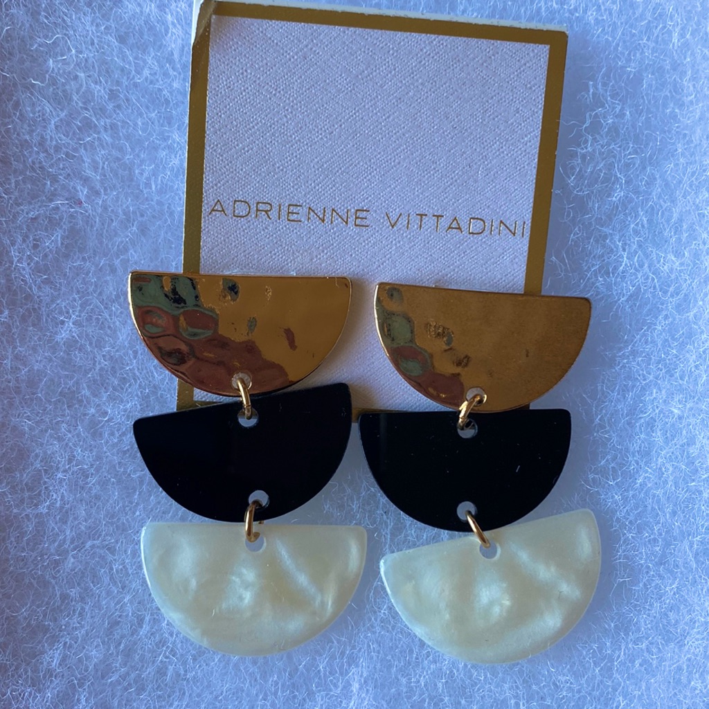 Adrienne Vittandini Gold Black And White Studs Nwt 7$